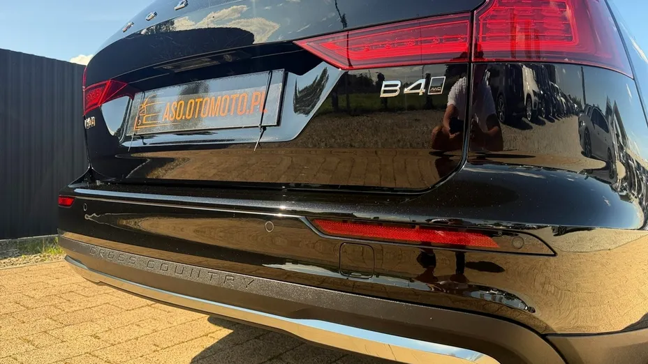 VOLVO V60 -