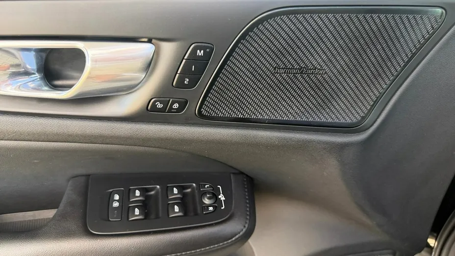 VOLVO V60 -