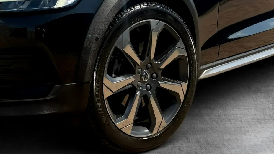 VOLVO V60 -