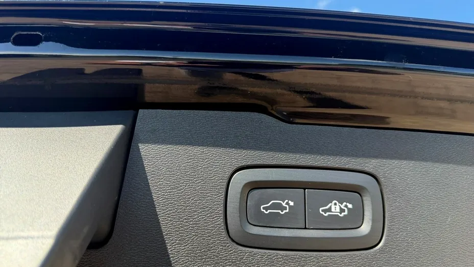 VOLVO V60 -