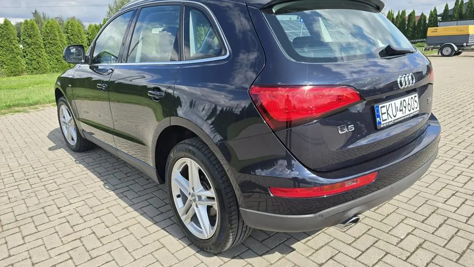 AUDI Q5 -