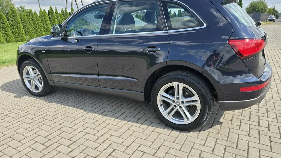 AUDI Q5 -