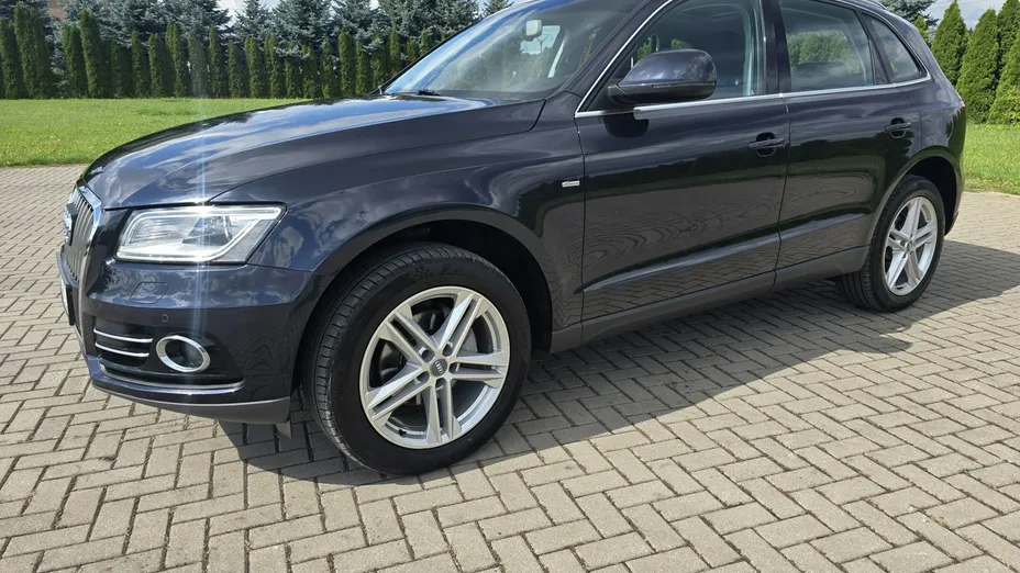 AUDI Q5 -