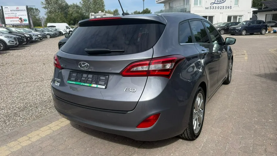 HYUNDAI i30 -