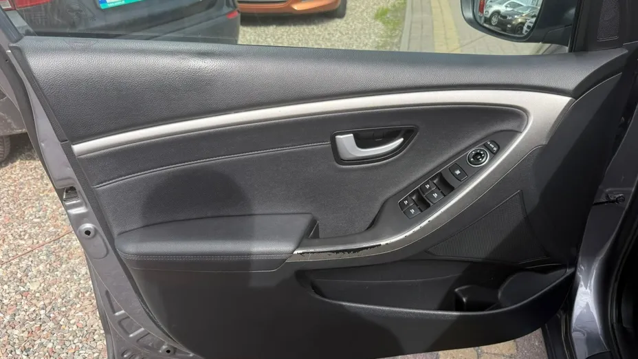 HYUNDAI i30 -