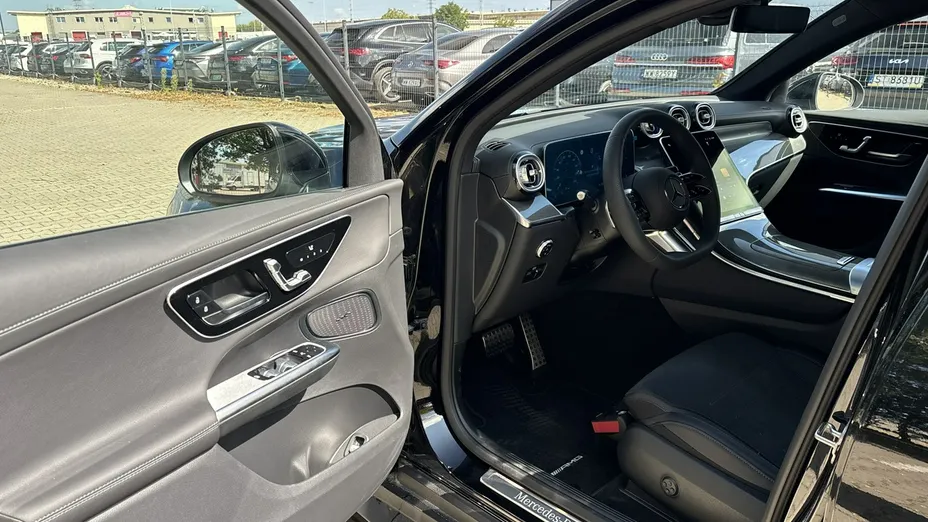 MERCEDES-BENZ GLC -