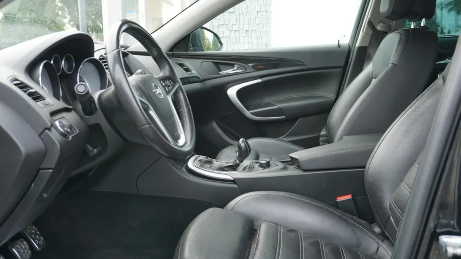 OPEL Insignia -