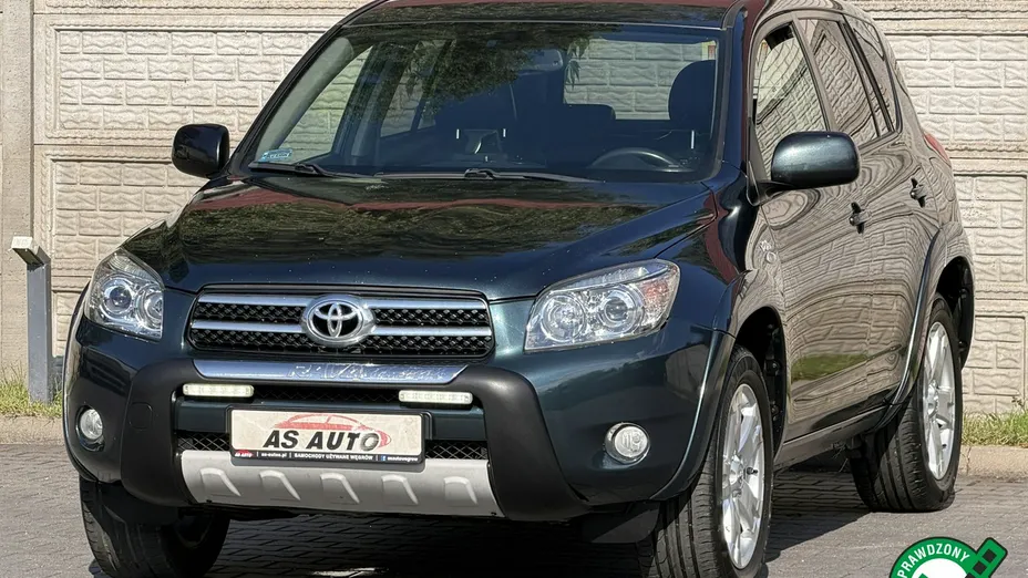 TOYOTA RAV4 -