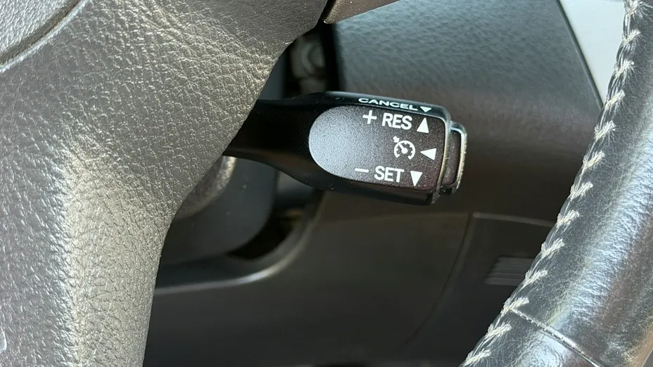 TOYOTA RAV4 -