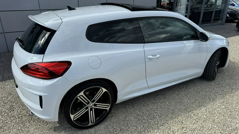 VOLKSWAGEN Scirocco -