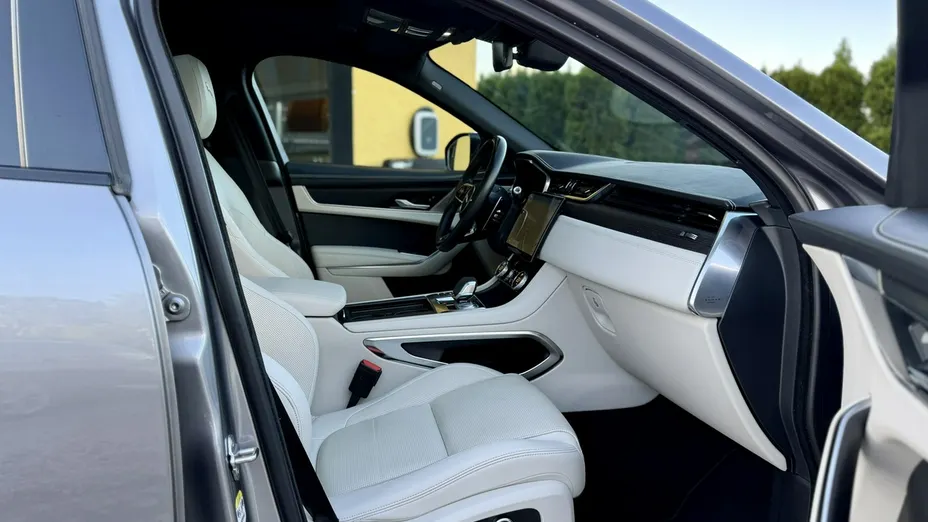 JAGUAR F-Pace -