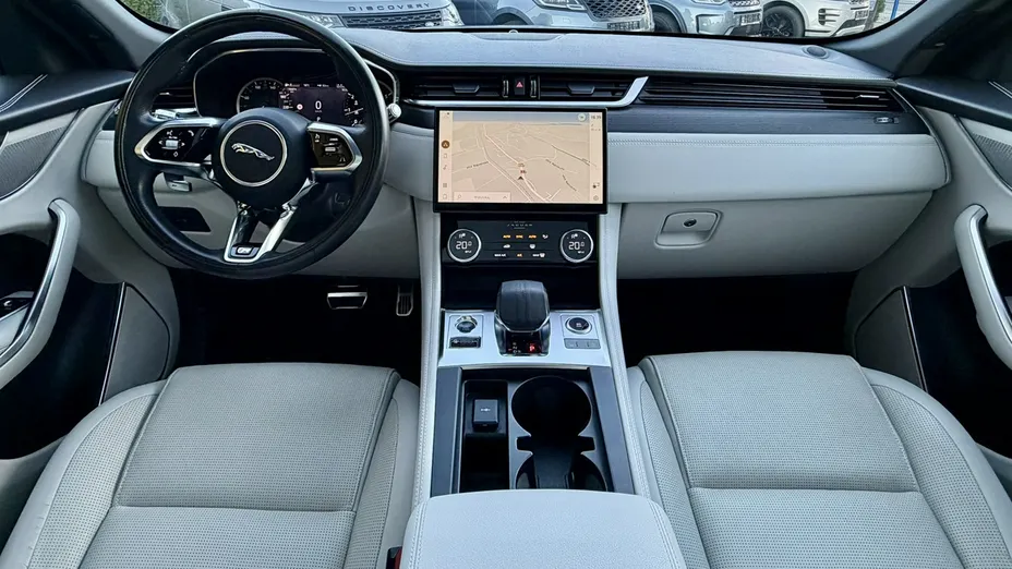 JAGUAR F-Pace -