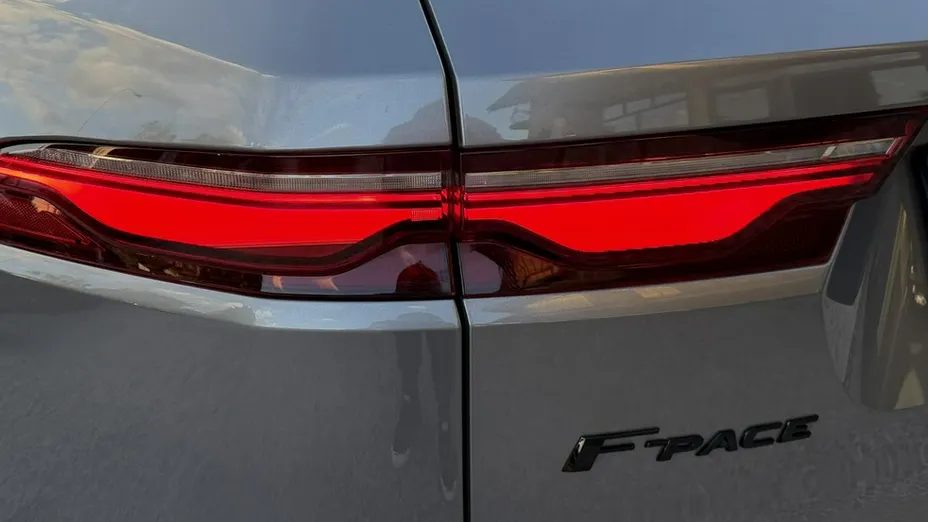 JAGUAR F-Pace -