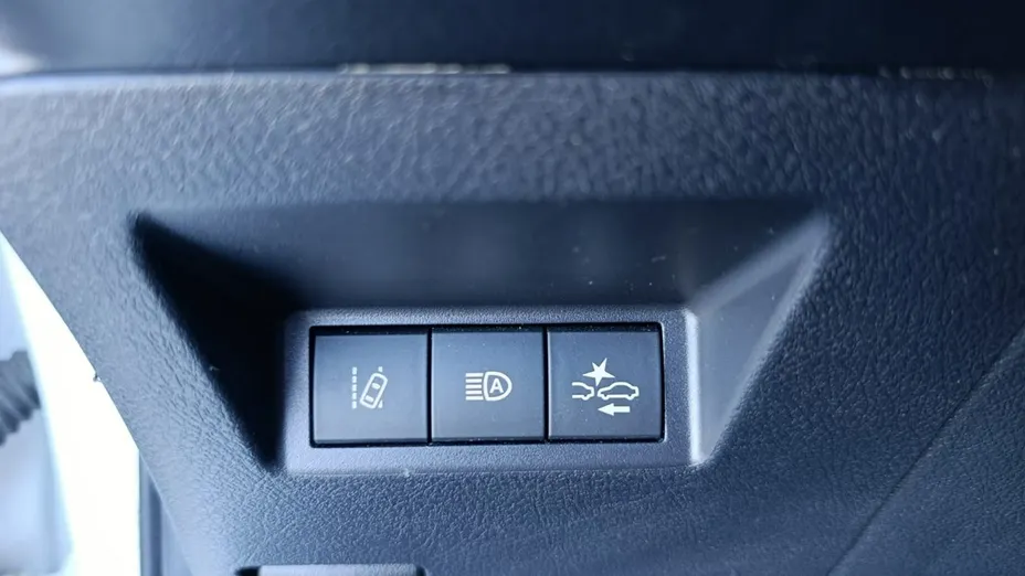 TOYOTA Yaris -