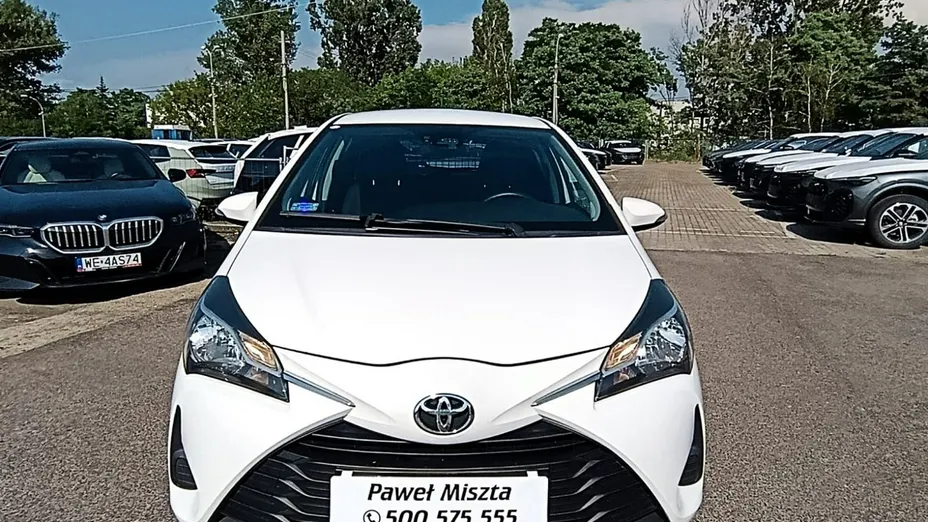 TOYOTA Yaris -