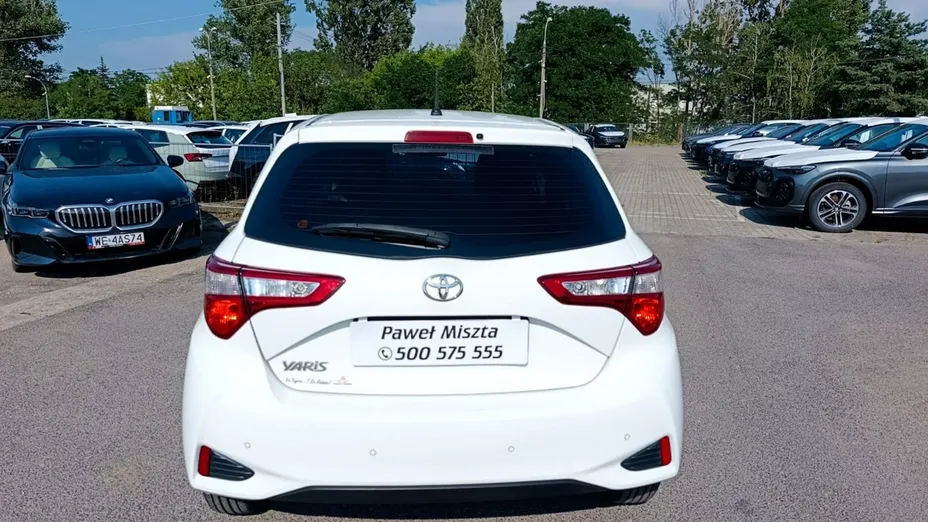 TOYOTA Yaris -