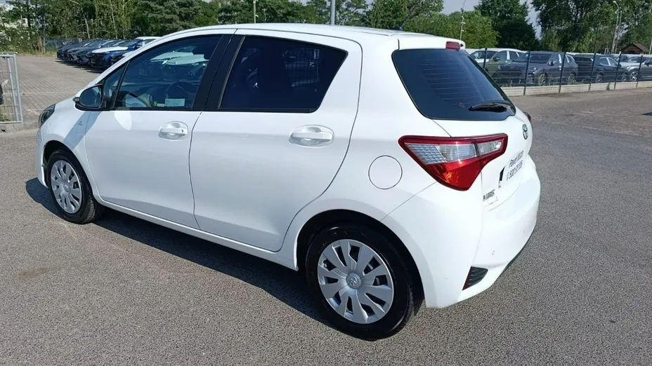 TOYOTA Yaris -