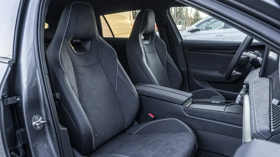 SKODA Superb -