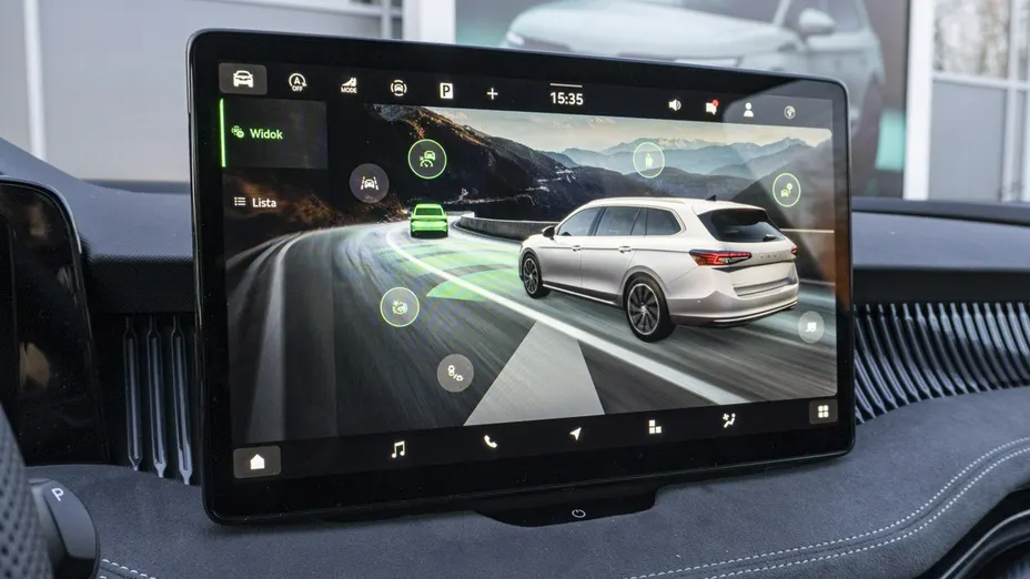 SKODA Superb -