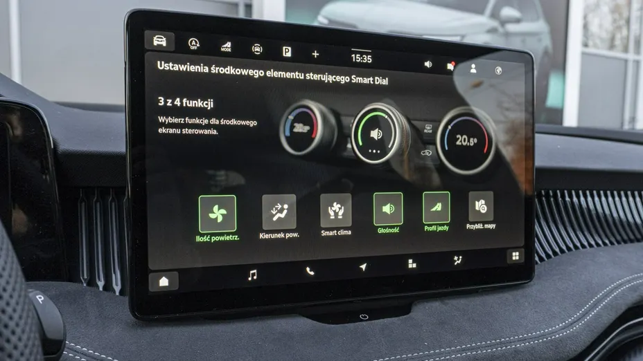 SKODA Superb -