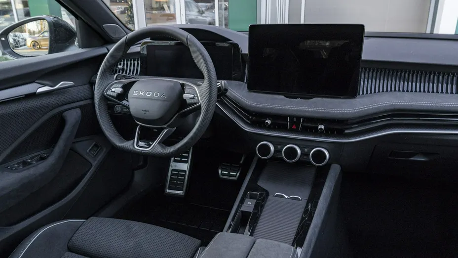 SKODA Superb -