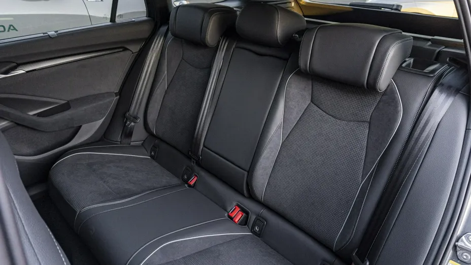 SKODA Superb -