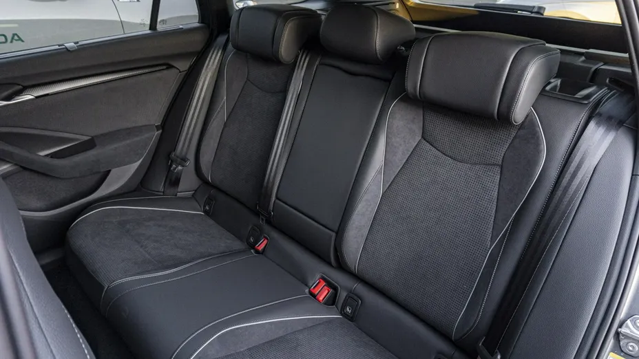 SKODA Superb -