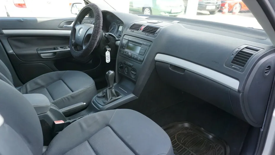 SKODA Octavia -