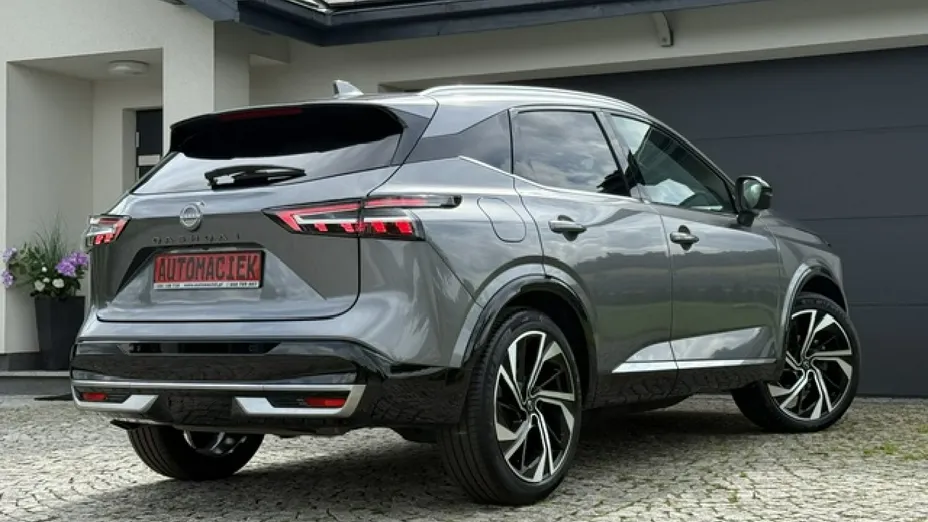 NISSAN Qashqai -