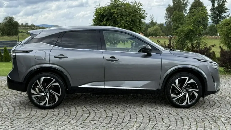 NISSAN Qashqai -