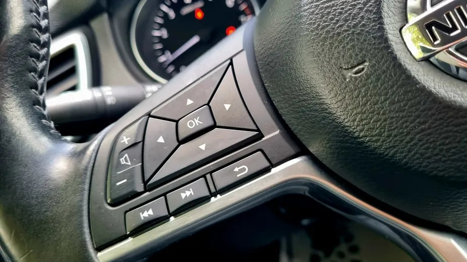 NISSAN Qashqai -