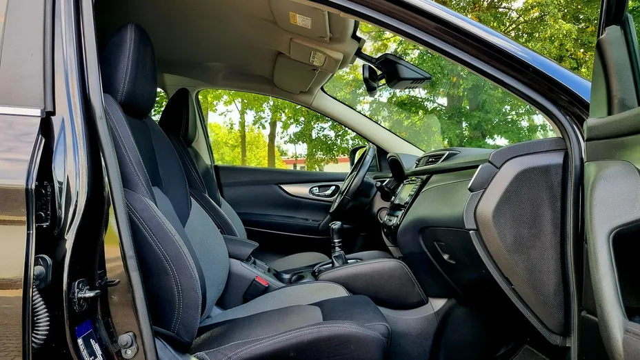 NISSAN Qashqai -