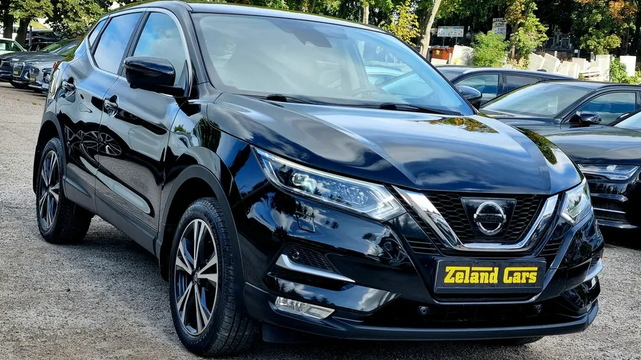 NISSAN Qashqai -