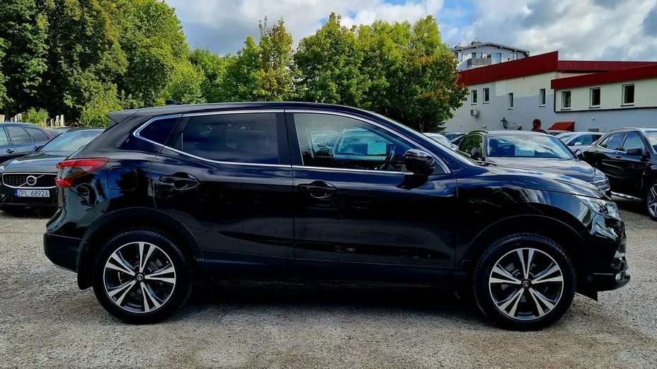 NISSAN Qashqai -