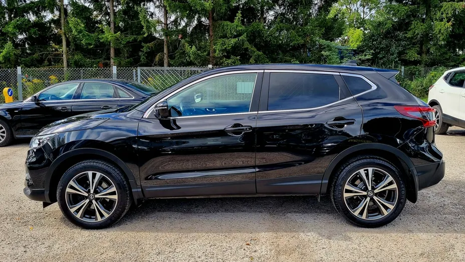 NISSAN Qashqai -