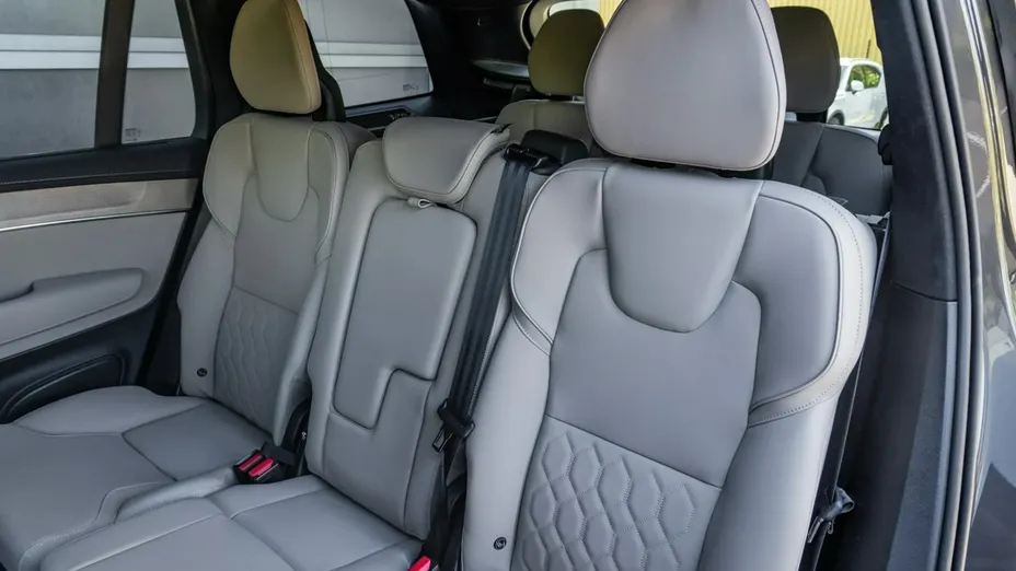 VOLVO XC90 -