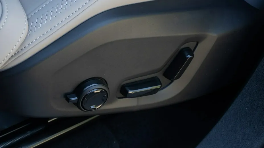 VOLVO XC90 -