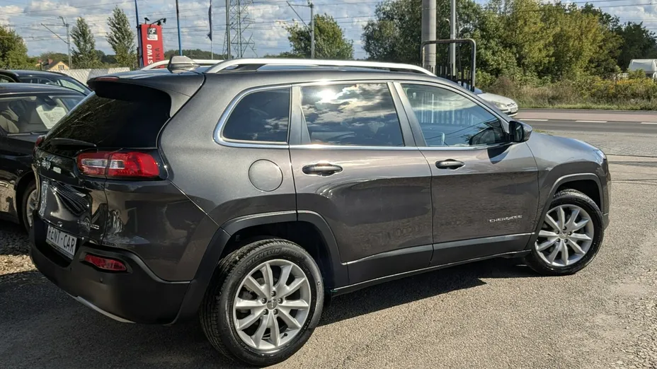 JEEP Cherokee -
