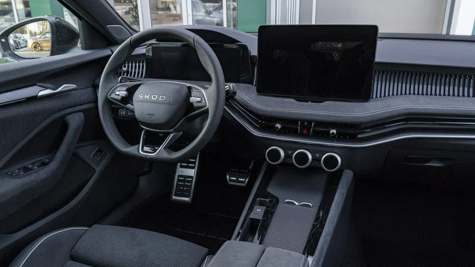 SKODA Superb -