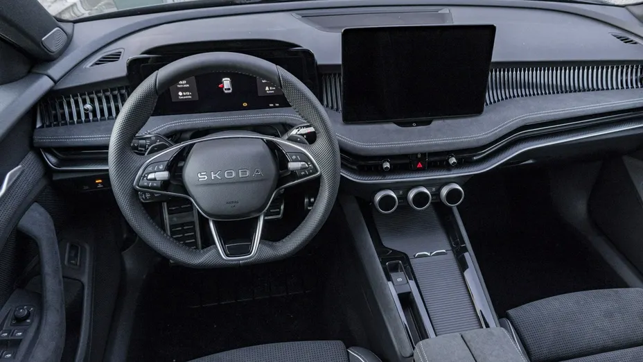 SKODA Superb -