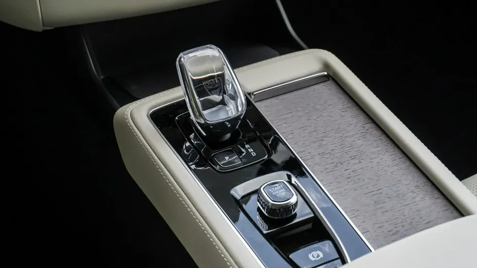VOLVO XC90 -