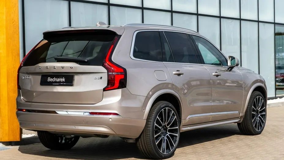 VOLVO XC90 -