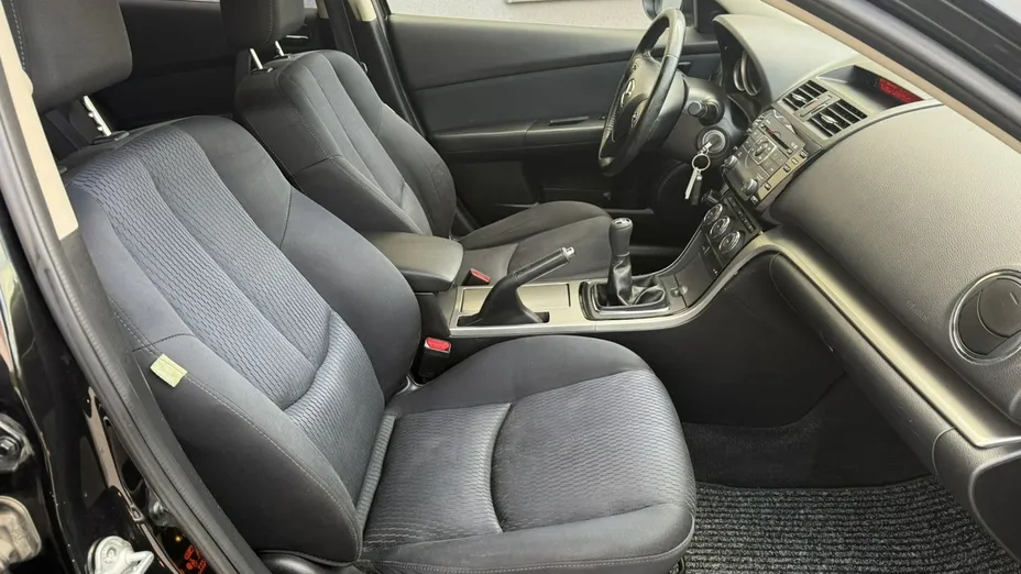 MAZDA 6 -