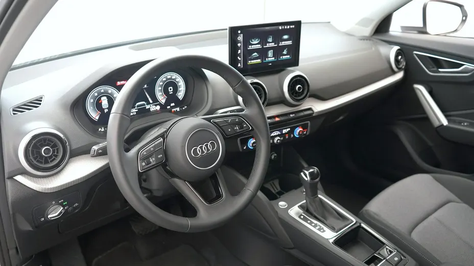 AUDI Q2 -