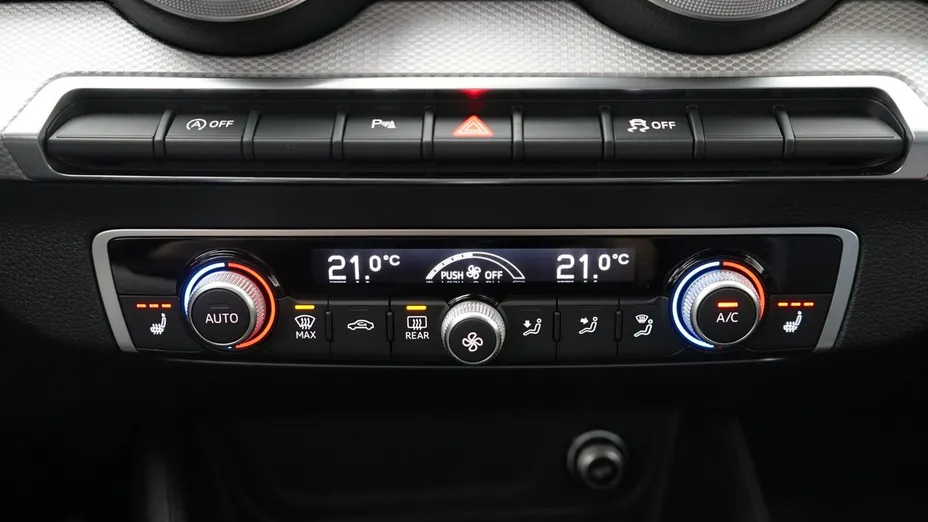 AUDI Q2 -