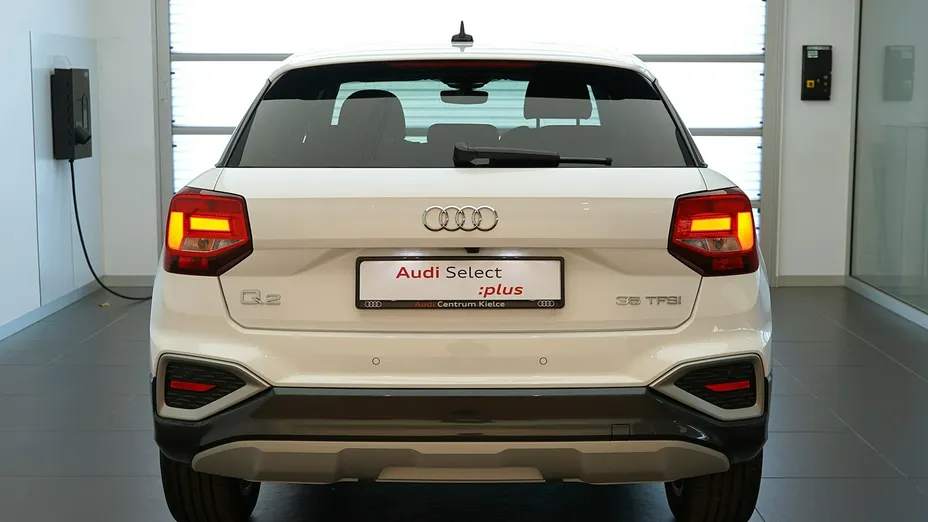 AUDI Q2 -