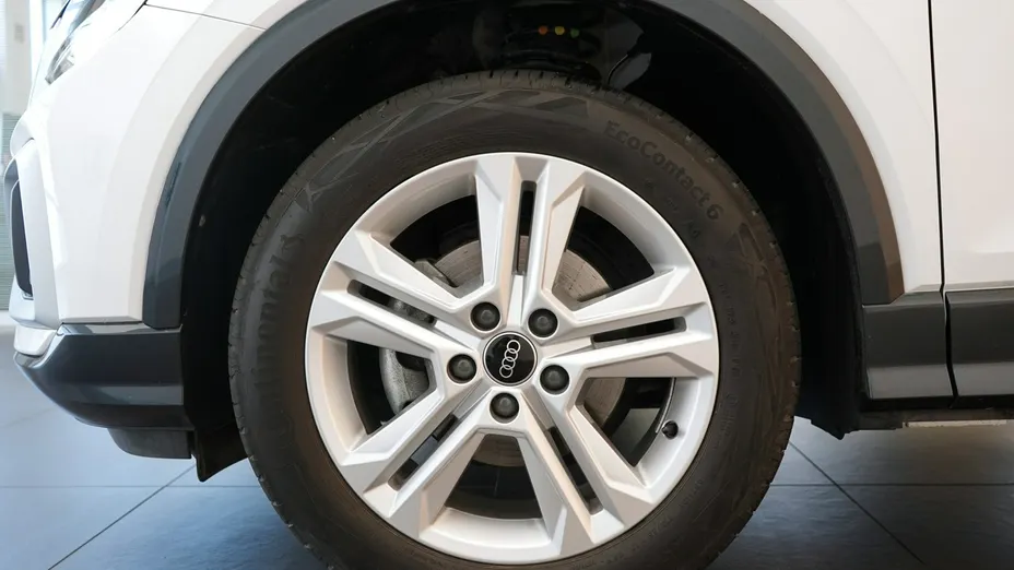AUDI Q2 -