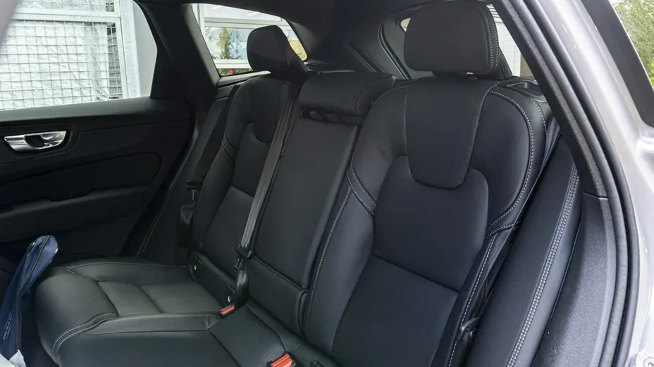 VOLVO XC60 -