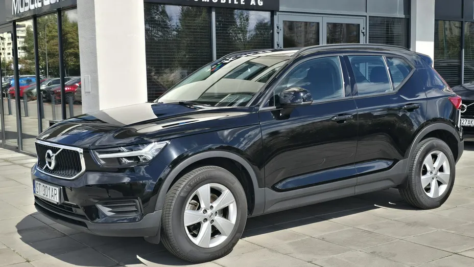 VOLVO XC40 -