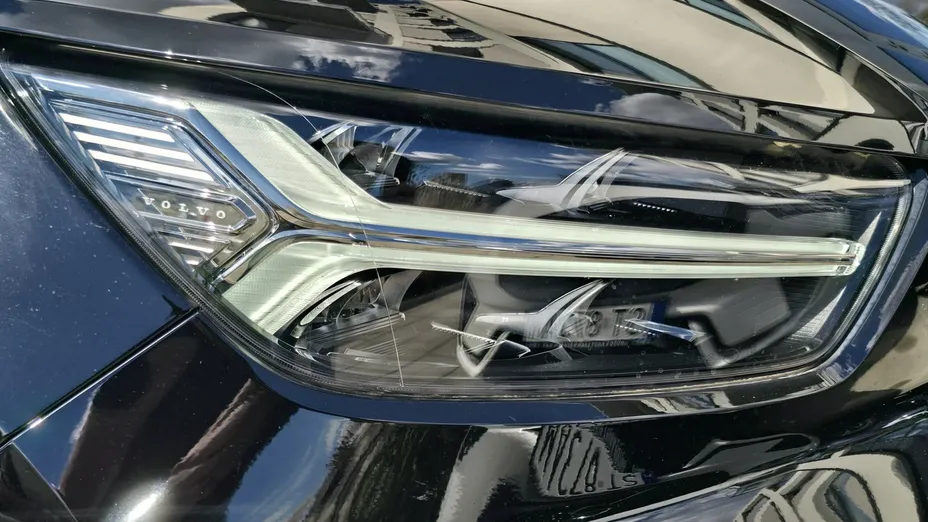 VOLVO XC40 -